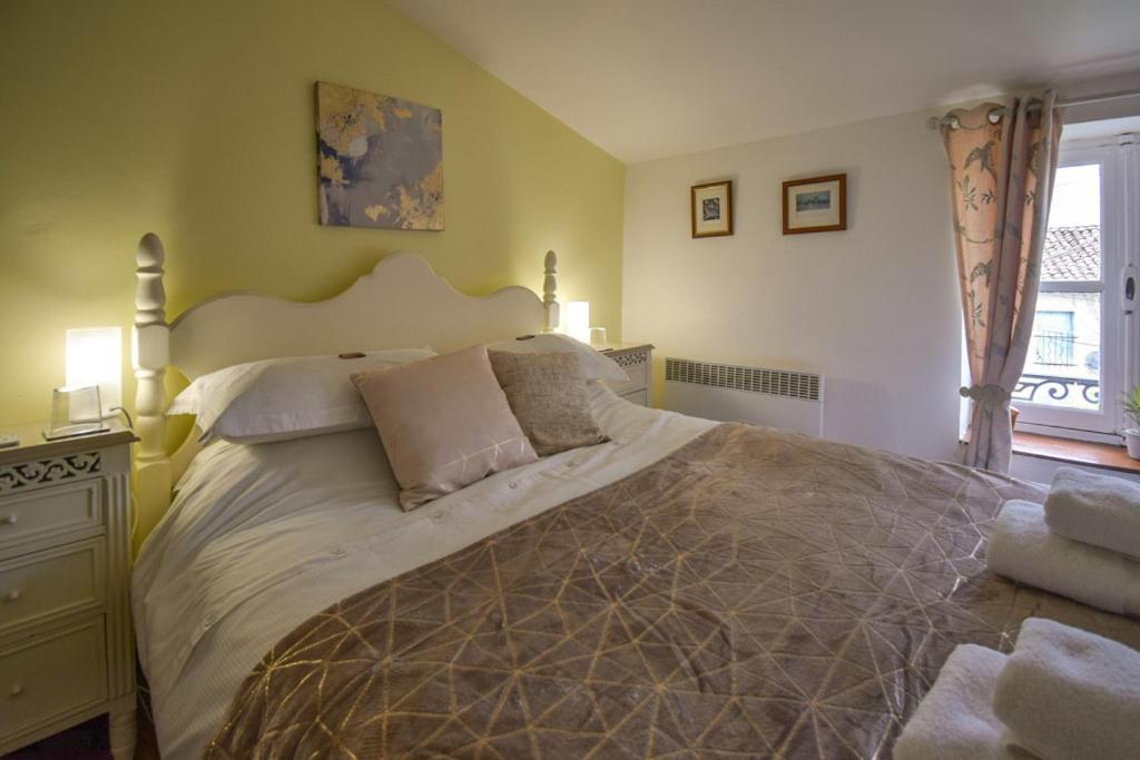 La Maison Muguet Civray  Luaran gambar