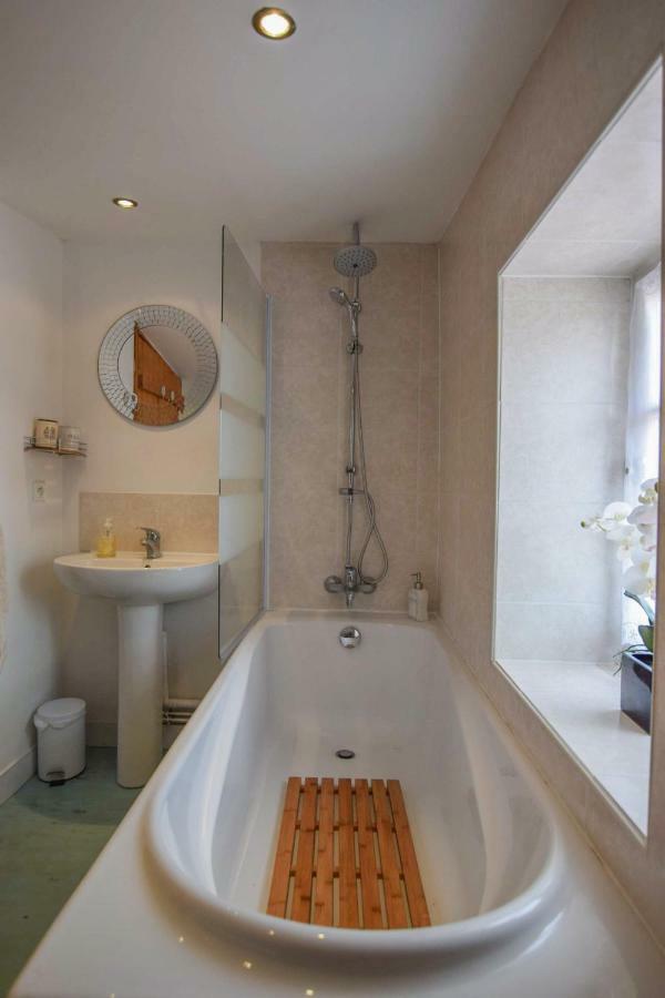 La Maison Muguet Civray  Luaran gambar